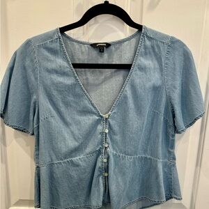 Express Chambray Short Sleeve Button-Front Peplum Top – XS Petite
